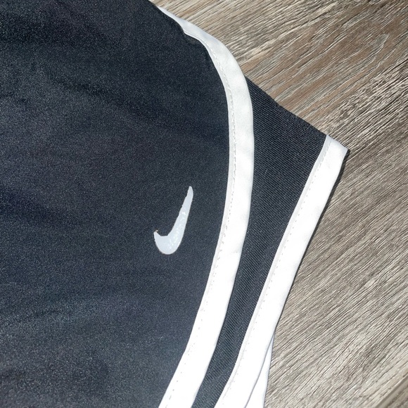 women’s small nike athletic shorts - Picture 2 of 4